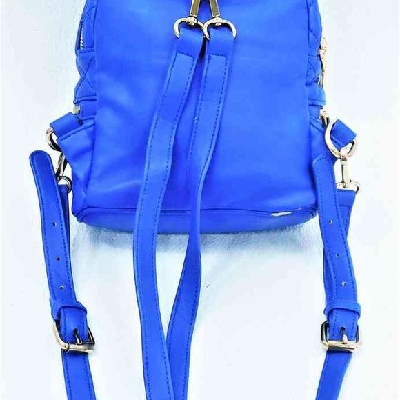 ❌SOLD❌BEBE Blue Faux Leather Gold Zipper Adjustable Backpack - Picture 2 of 9